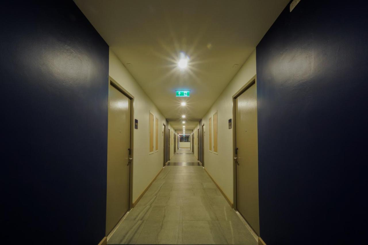 普吉岛海床大酒店-Sha高级认证 布吉 外观 照片 A corridor in a hotel