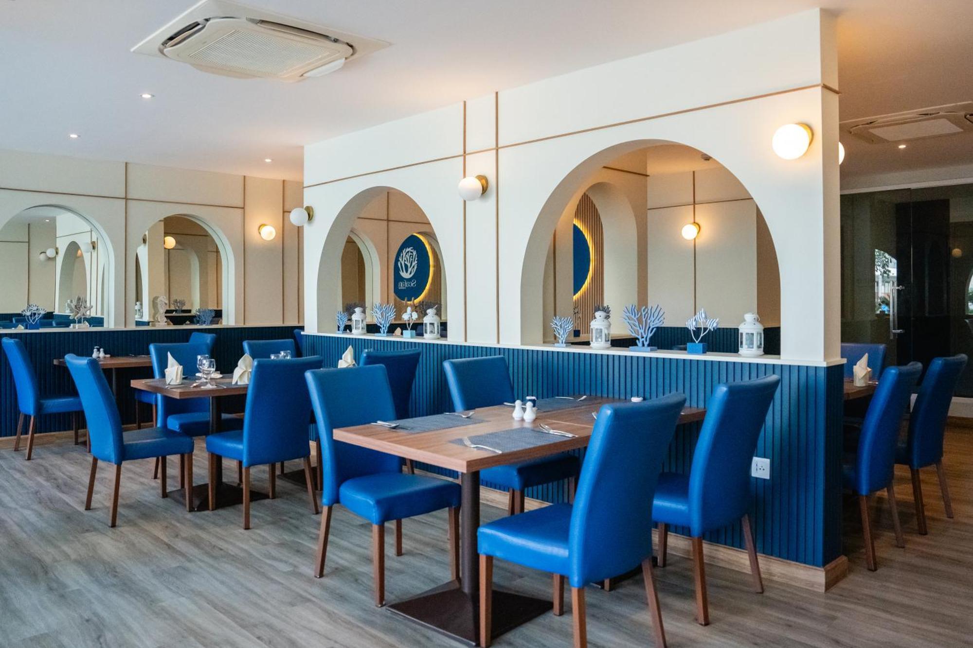 普吉岛海床大酒店-Sha高级认证 布吉 外观 照片 The interior of the restaurant
